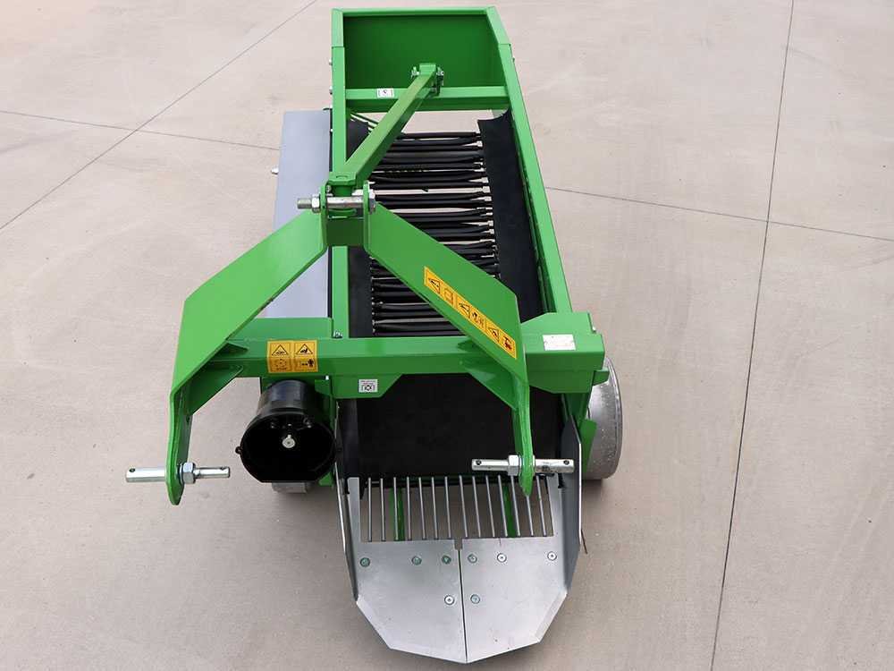 arracheuse de pommes de terre bomet upus à tapis avec revêtement en caoutchouc rangée simple