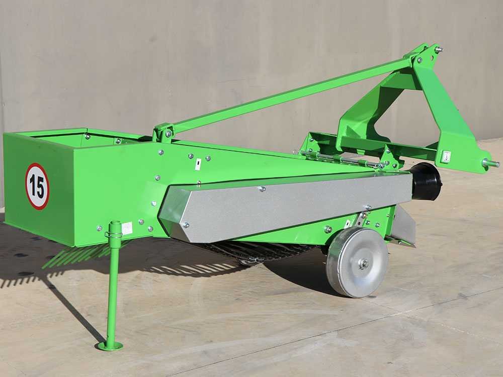 bomet upus arracheuse de pommes de terre à tapis rangée simple - Machines territoires bomet upus arracheuse de pommes de terre à tapis rangée simple