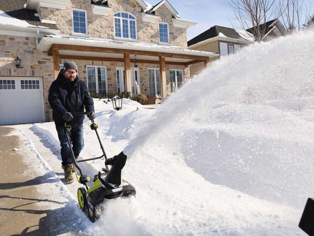 ryobi ry36stx45a 140 fraise à neige à batterie max power 36v 4ah - Machines territoires ryobi ry36stx45a 140 fraise à neige à batterie max power 36v 4ah